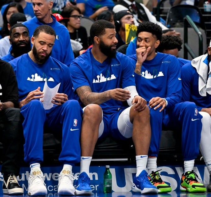 Dallas Mavericks to stretch-and-waive JaVale McGee, re-sign Markieff Morris